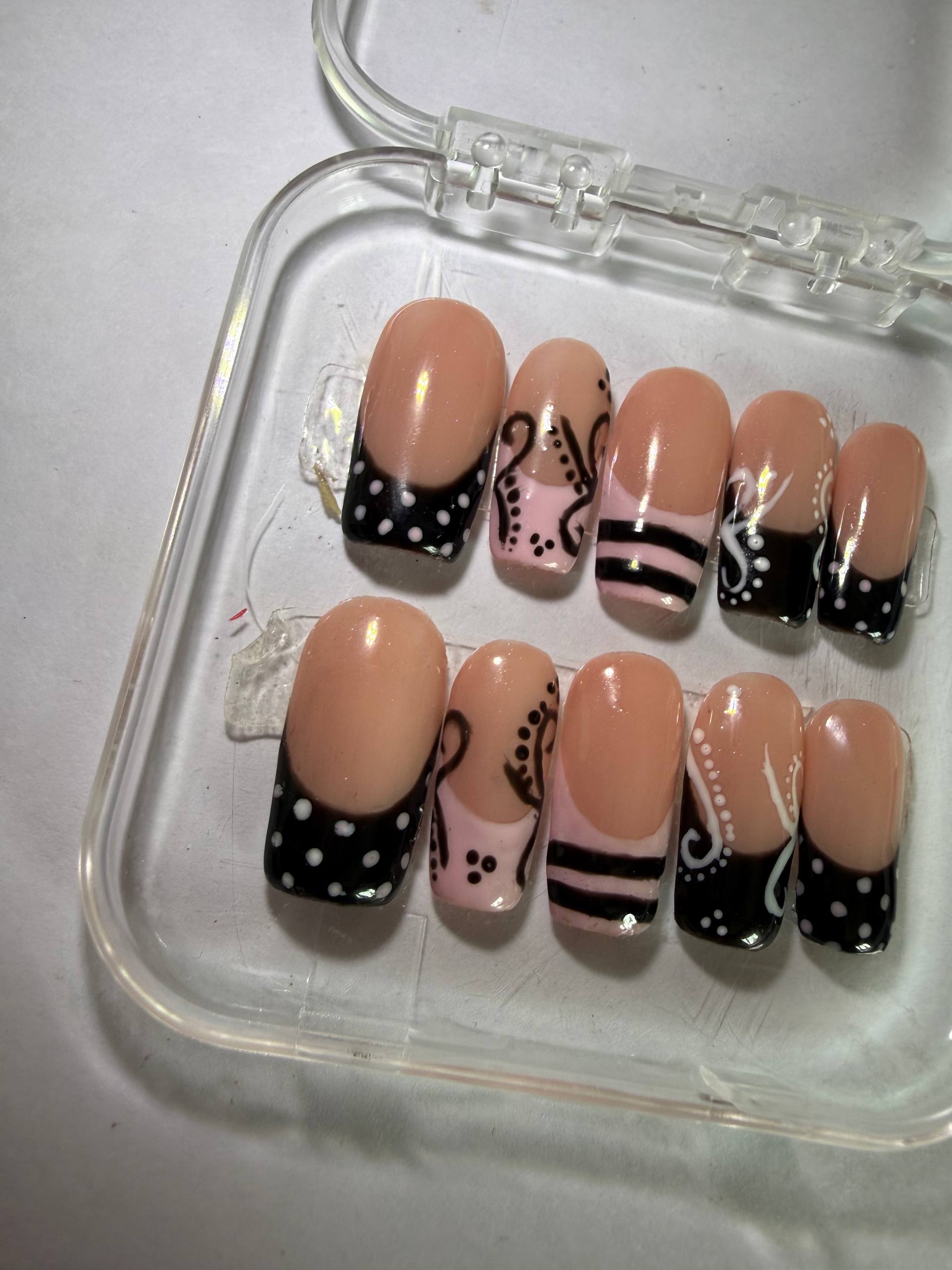 Pink Bandit -Press-On Nail Set