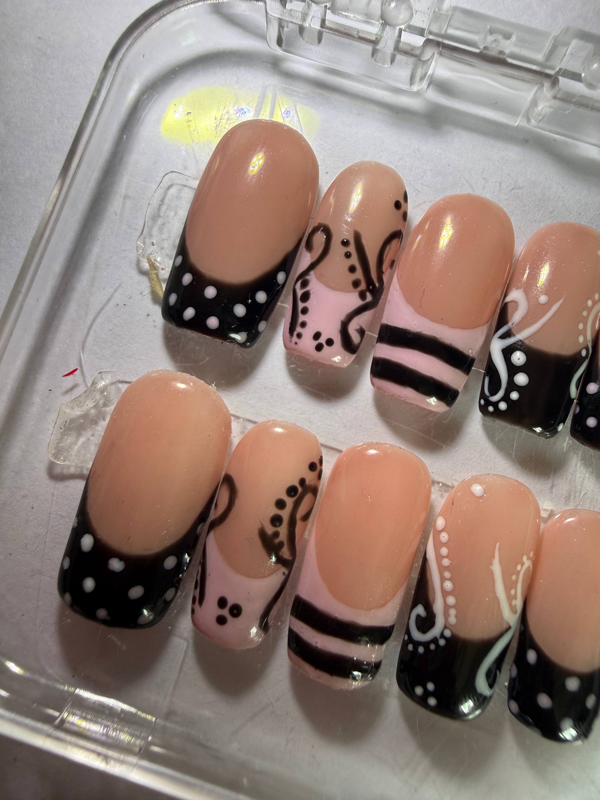 Pink Bandit -Press-On Nail Set